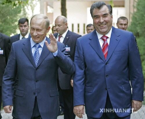 Tổng thống Nga Vladimir Putin và Tổng thống Tajikistan Emomali Rakhmon